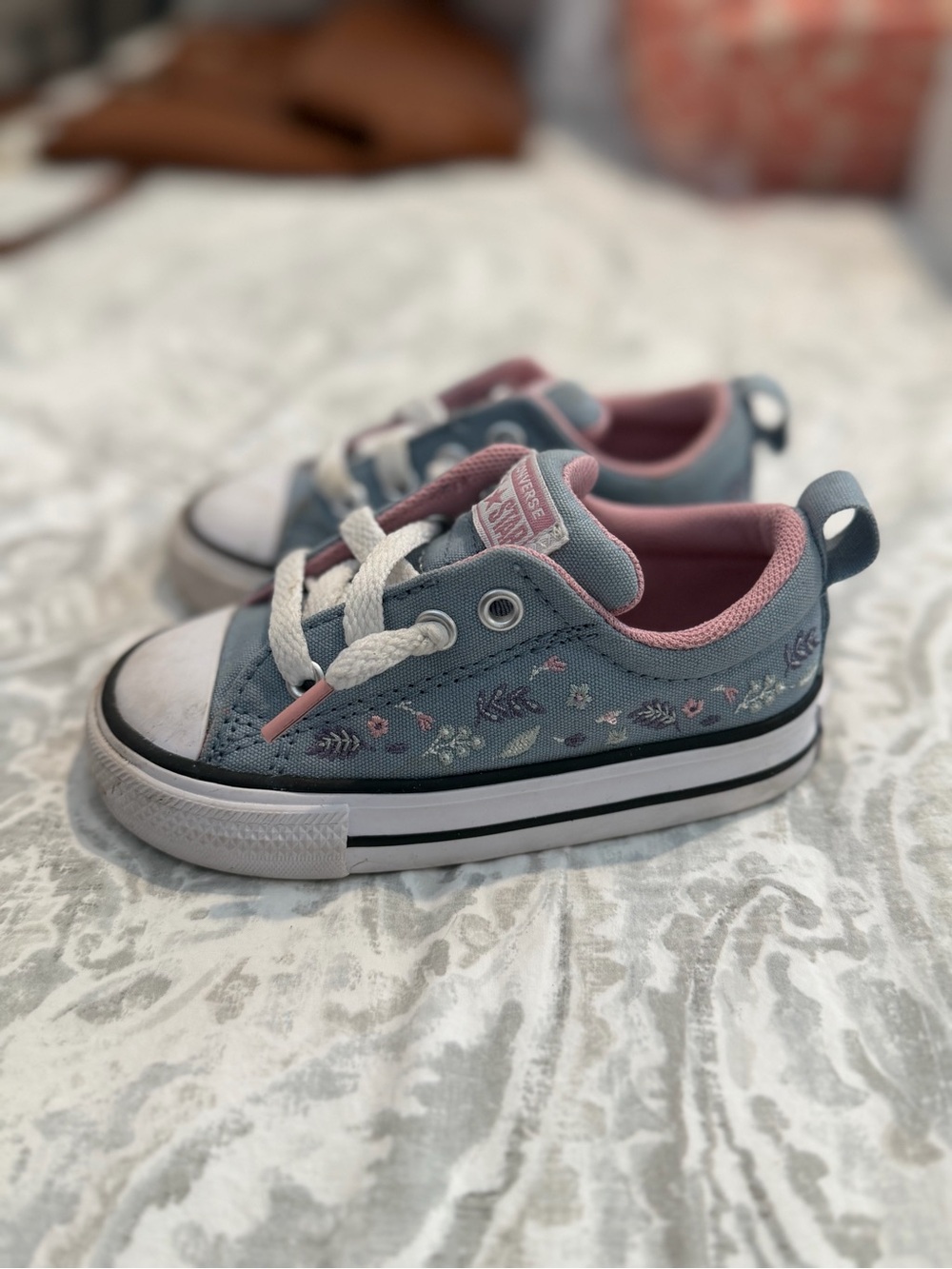 Converse All-Star Kids Floral Low-Top Canvas Sneakers - Pink & Blue